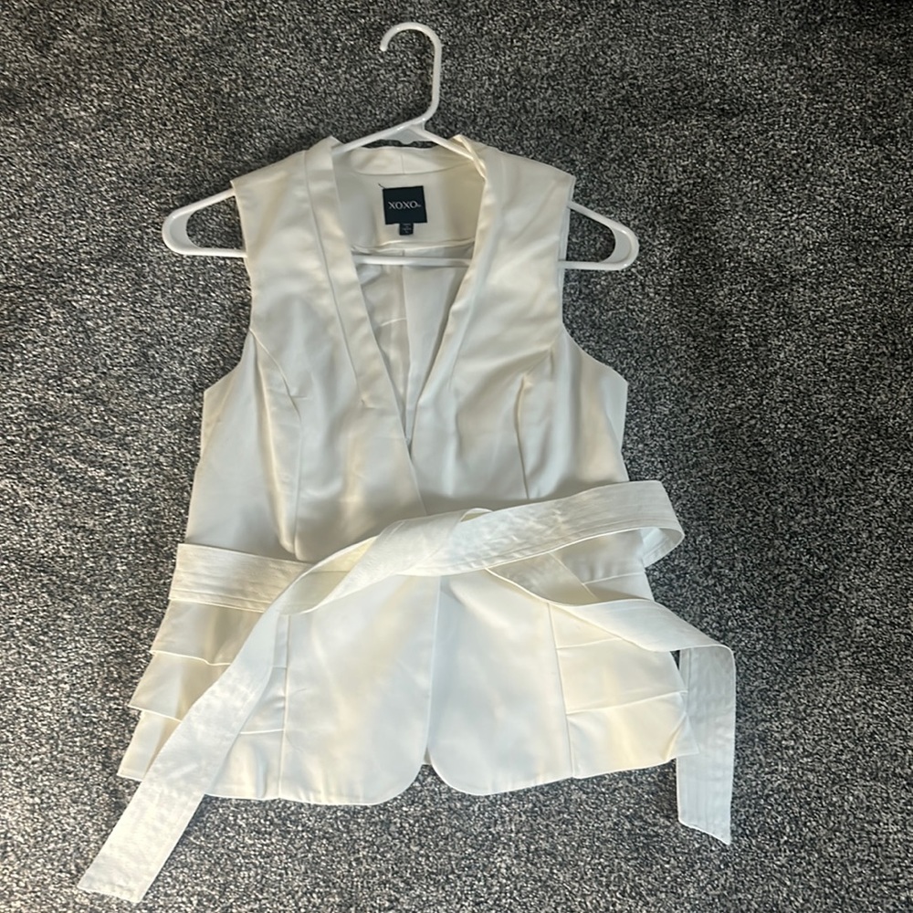 White XOXO vest, size large